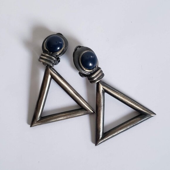Vintage 80s ITALY Navy Blue Gunmetal Clip On Earrings geometric Triangle Large - Picture 7 of 7